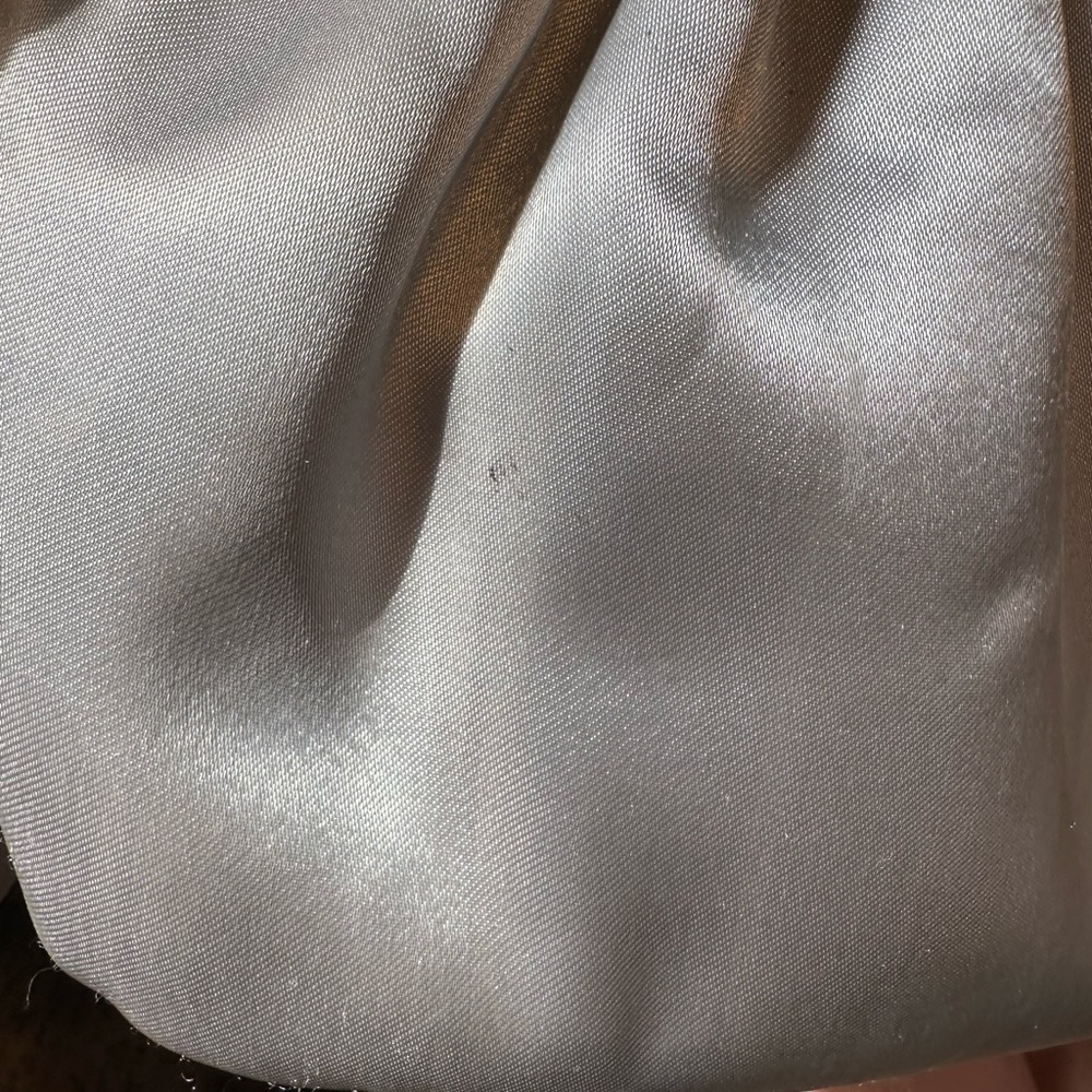 Small satin evening clutch bag with faux pearl handles. - Picture 3 of 6